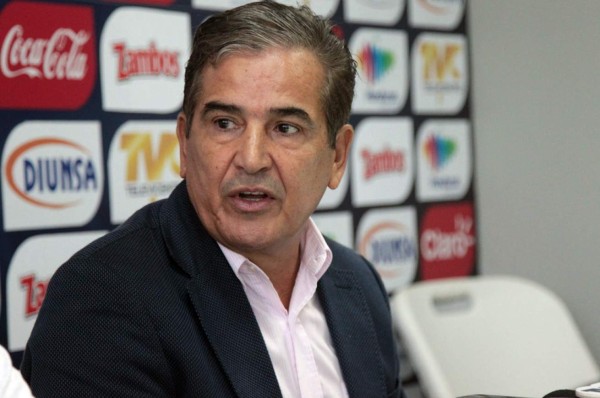 Visita de Jorge Luis Pinto es para cobrar parte del salario que se le debe