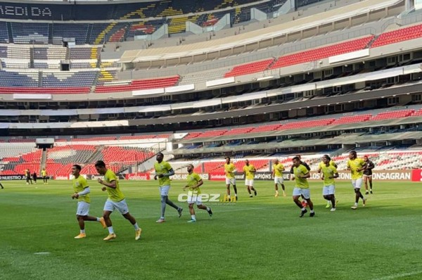 Las postales de Olimpia en el mítico Azteca: Así se preparó para bajarse al América