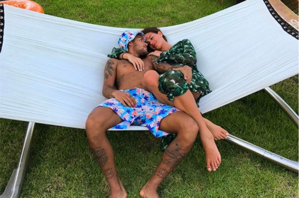 Románticos momentos entre futbolistas internacionales y sus parejas