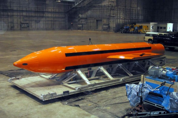 Estados Unidos lanza poderosa bomba en Afganistán