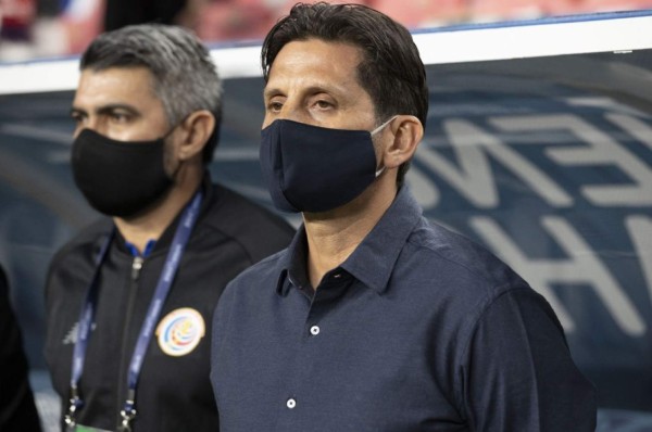 Ronald González no seguirá al frente de la selección de Costa Rica tras la goleada ante EUA
