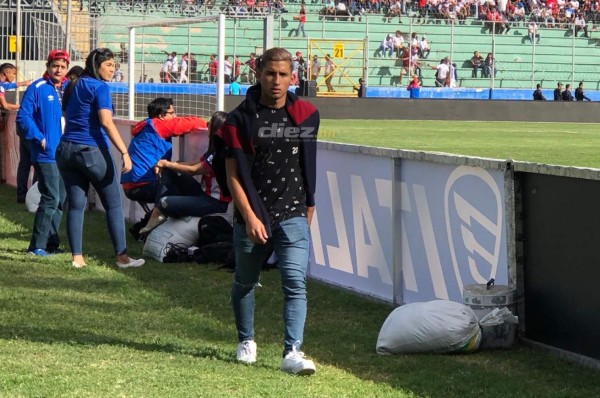 José Mario Pinto quedó fuera de la lista de UPNFM y apareció en el Estadio Nacional
