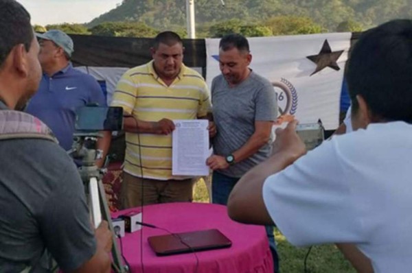 FICHAJES: Michaell Chirinos se va al extranjero y legionario regresa a Honduras