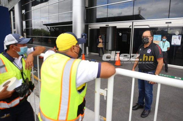 ¡Cánticos y nuevo look! La partida de Olimpia rumbo a Orlando para enfrentar al Montreal Impact