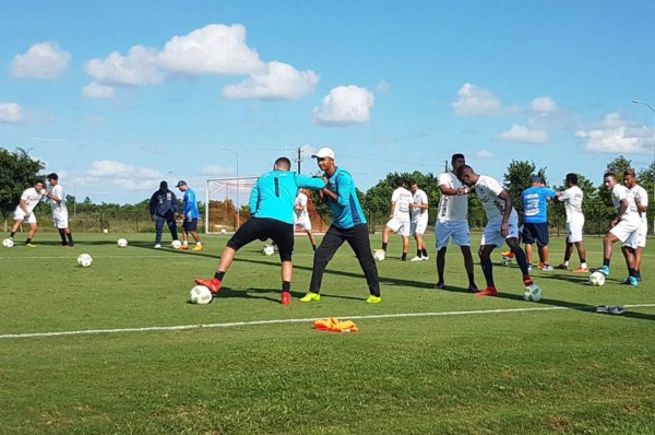 La Selección de Honduras entrena en Houston pensando en El Salvador