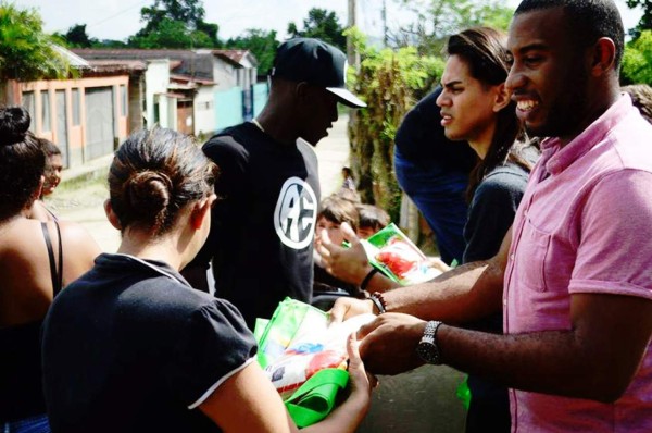 ¡ENORME GESTO! Alberth Elis se solidariza con niños enfermos del Catarino Rivas