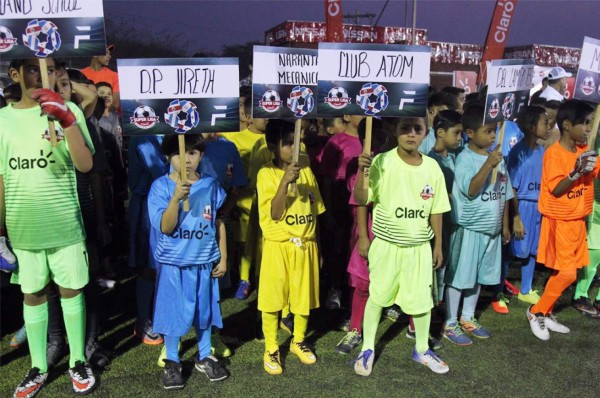 Ambientazo y mucha belleza: Claro inaugura uno de los torneos más esperados en Honduras