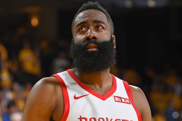 James Harden no sufre daño en la córnea y se le espera en el tercer partido