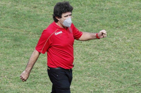 El futuro del técnico Héctor Vargas: Las dos opciones que el argentino valora para su carrera