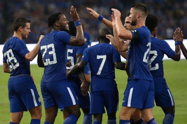 Chelsea aplasta al Arsenal en partido amistoso