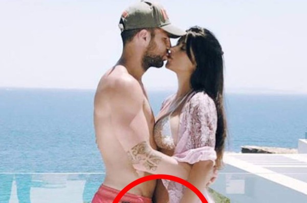 Cesc Fábregas sube foto con su mujer y hasta sus compañeros se burlan