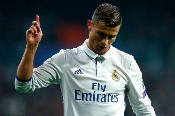 La extraña razón por la que Cristiano no usa botines negros en el terreno de juego