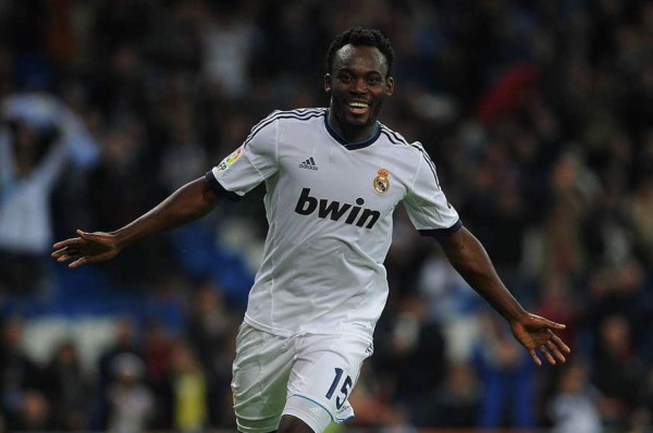 Essien, metido en problemas en Indonesia con inmigración