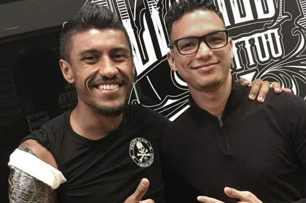 Paulinho se tatúa luego de su estreno como goleador en el Barcelona