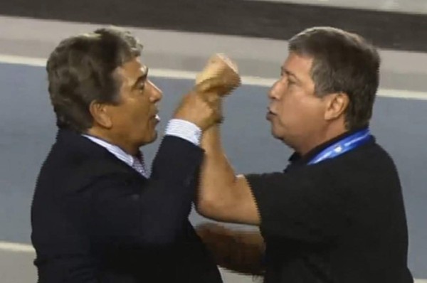 'Bolillo' Gómez: ''Estaba a punto de pegarle a Pinto''