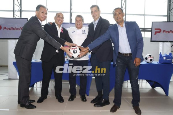 ¿Por qué se puso nervioso? Así fue la presentación del 'Bolillo' Gómez con la selección de Honduras