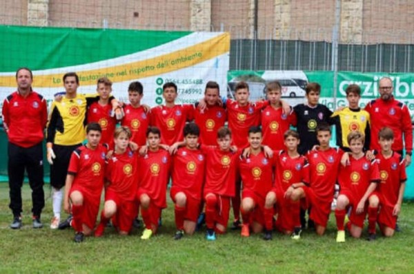 Por una falta de respeto: Entrenador de un equipo italiano despedido tras ganar 27-0&nbsp;&nbsp;
