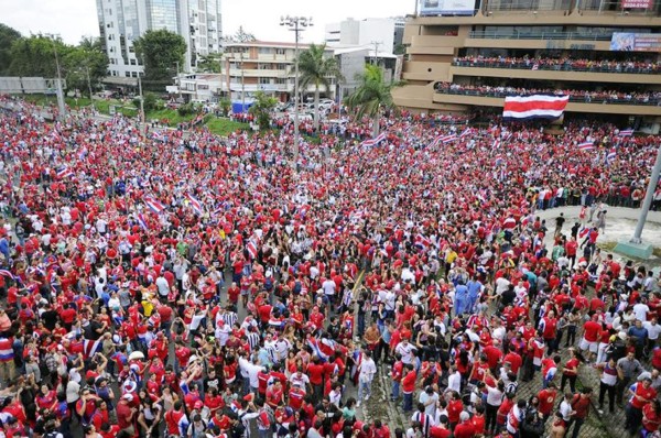 En Costa Rica se ven en Rusia y hay ambiente festivo previo al juego con Honduras
