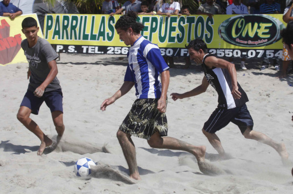 Diez en la playas de Tela.!