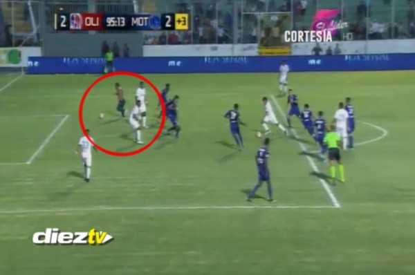 VIDEO: ¡Insólito! Aficionado se filtra al Nacional y 'define' el clásico capitalino