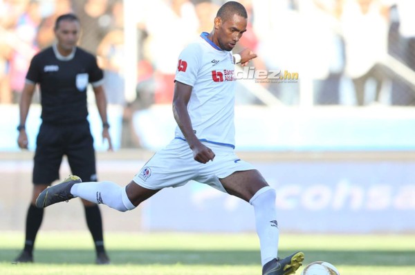 Jerry Bengtson ya piensa en Saprissa: 'No están muy bien, pero siempre es un rival difícil'