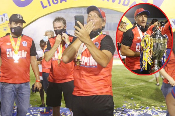 Las confesiones de Troglio el día después del tricampeonato: 'No por ser técnico tengo que ser ejemplo de alguien”