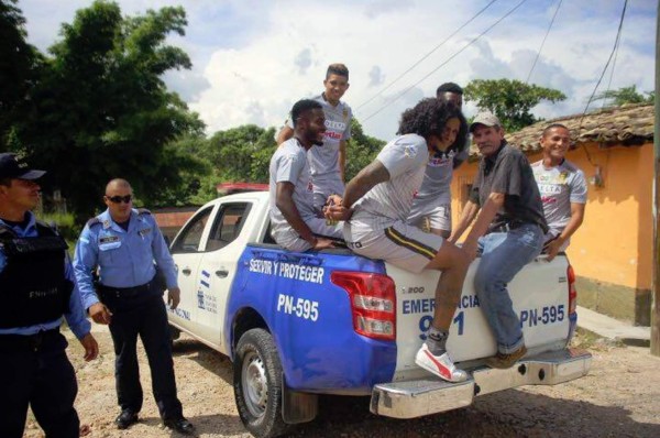 La última locura de Wilfredo Barahona; 'arrestado' por 'robo de mangos'