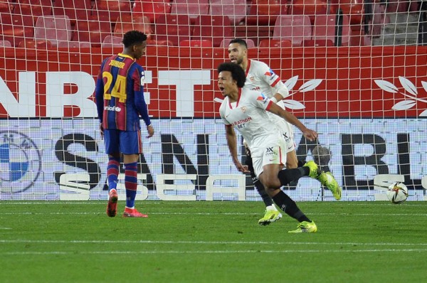 Sevilla asesta duro revés al Barcelona y pone un pie en la final de la Copa del Rey