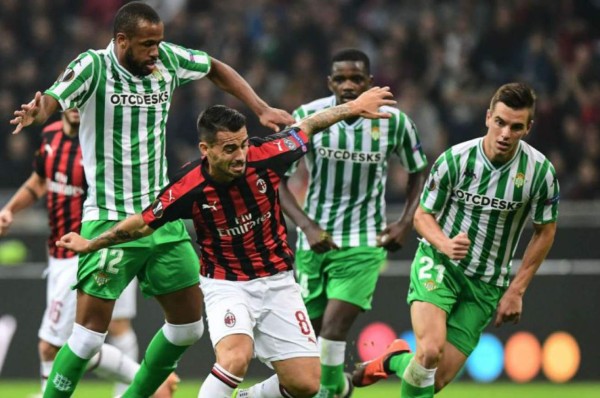 El Betis busca complicar más al Milan en la Europa League