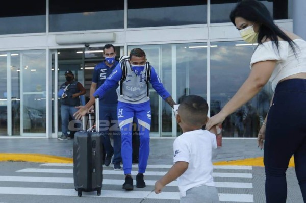 Sub-23 de Honduras llena de amor y felicidad en su llegada al país tras clasificación a los Olímpicos