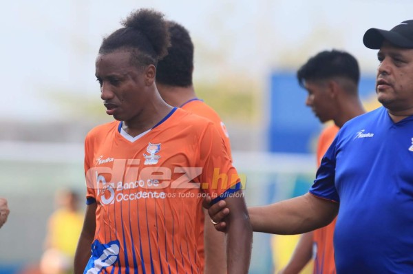 En fotos: La difícil tarde de Pastrana y jugadores de UPNFM terminan abatidos