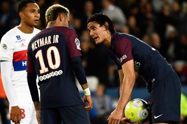 Thiago Silva: ''Le dije a Cavani que el próximo penal lo cobraré yo''