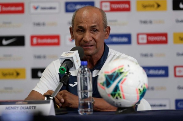 Federación de Nicaragua confirma la continuidad del técnico tico Henry Duarte