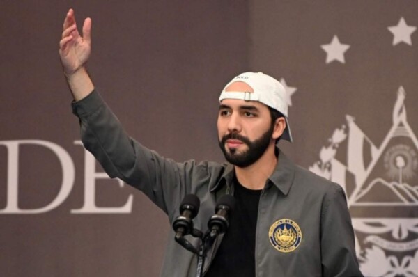 Nayib Bukele arrasa en las votaciones y se declara 'ganador' en elecciones al Congreso de El Salvador