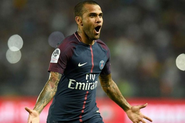 Revelan el verdadero salario de Dani Alves en el PSG