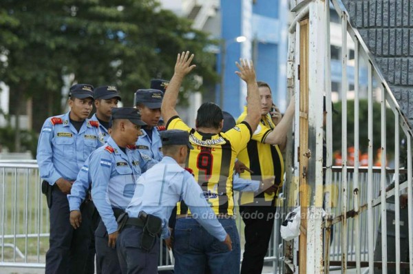 800 policías resguardarán el clásico Real España-Olimpia en el Olímpico