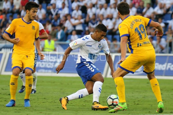 Medios tinerfeños: Bryan Acosta con un entreno revoluciona al Tenerife