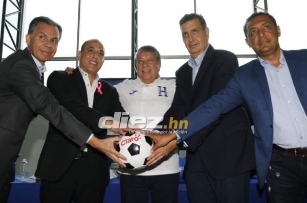 ¿Por qué se puso nervioso? Así fue la presentación del 'Bolillo' Gómez con la selección de Honduras