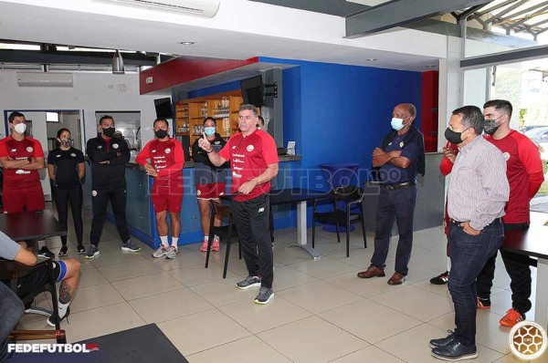 Luis Fernando Suárez ya pone orden en Costa Rica y se enfoca en conocer el grupo para la Copa Oro
