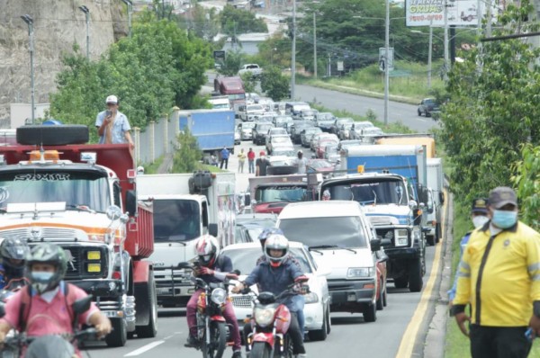 Así quedó el automóvil de Mayron Flores, jugador del Olimpia, tras sufrir accidente de tránsito