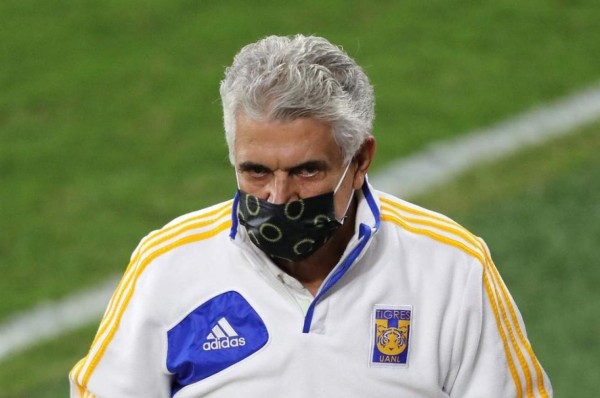 El 'Tuca” Ferretti lo reconoce: 'Ellos fueron superiores y merecieron el triunfo'