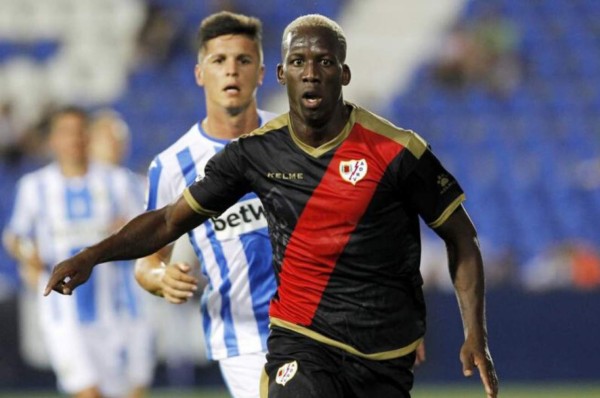 LaLiga investiga posibles 'irregularidades' en pagos al peruano Luis Advíncula
