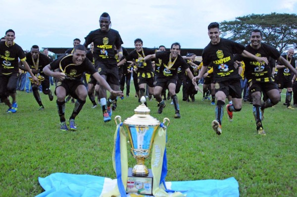 Con un tricampeonato: Así han sido los 12 títulos de Real España en Honduras