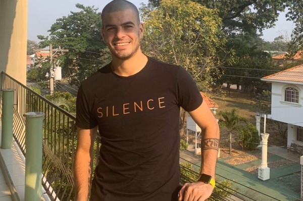 Pablo Pírez cumple reto y se corta su pelo en cuarentena por covid-19