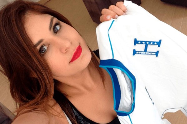 Carolina Padrón de ESPN manda mensaje felicitando a Honduras