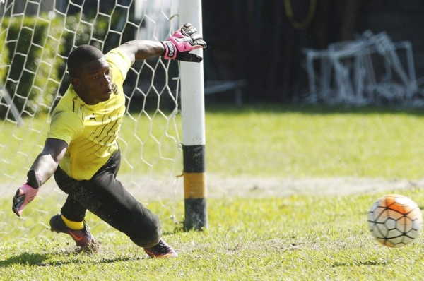 'Buba' López será operado y se perdería el repechaje contra Australia