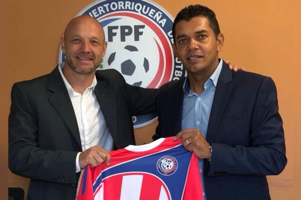 Amado Guevara firmó contrato y es oficialmente DT de Puerto Rico