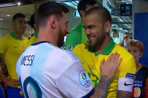 Fichajes: Real Madrid confirma baja y duro anuncio sobre Messi; crack se ofrece al Barça