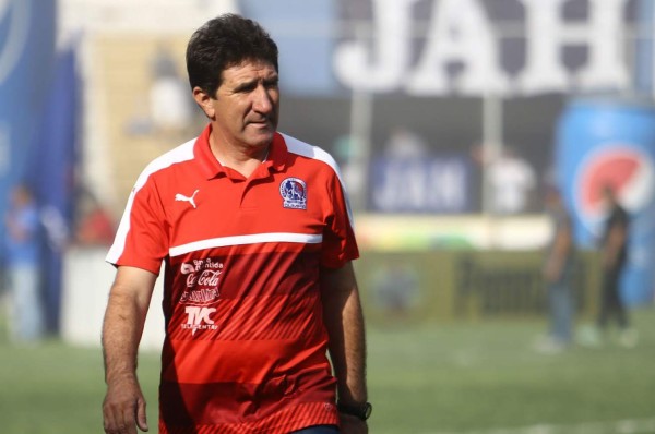 Héctor Vargas acepta que ha pensado dejar al Olimpia