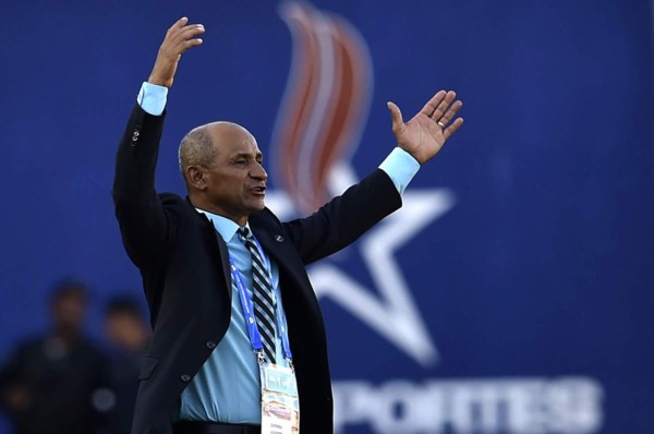 Técnico de Nicaragua a sus jugadores tras perder ante Martinica: 'El ambiente se los comió'